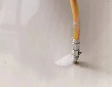 淳安瓷砖空鼓维修公司专业解答在瓷砖铺贴过程中，如果使用的砂料过粗（如全部使用了粗砂），可能会导致以下问题